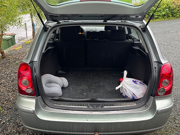 Toyota Avensis 4 of 6
