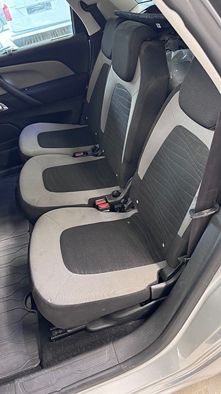 Citroen C4 Picasso 18 of 22