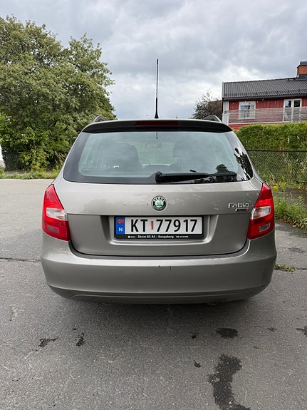 Skoda Fabia 5 of 9