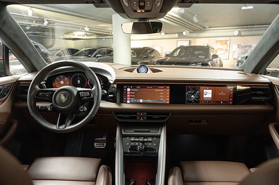Porsche Macan 22 of 30