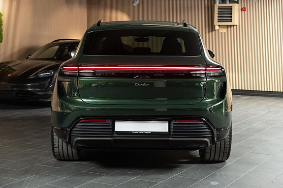 Porsche Macan 5 of 30
