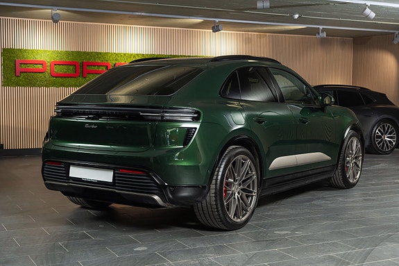 Porsche Macan 7 of 30