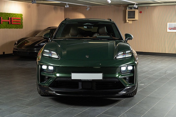 Porsche Macan 2 of 30