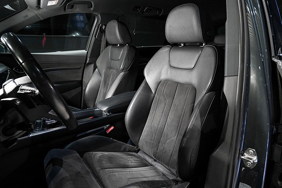 Audi e-tron 23 of 30