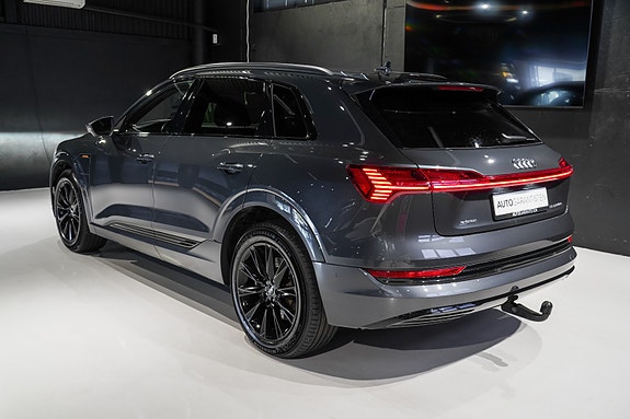 Audi e-tron 6 of 30