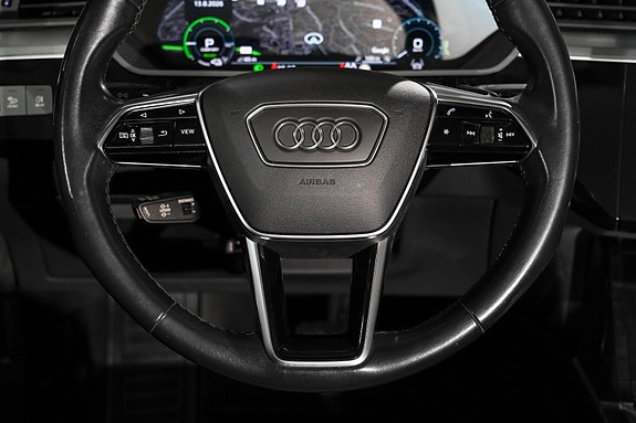 Audi e-tron 27 of 30