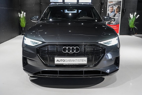 Audi e-tron 13 of 30