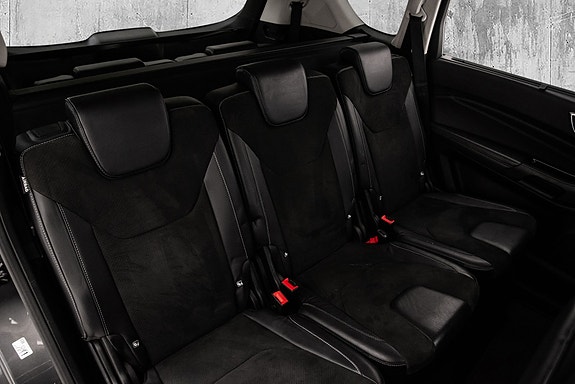 Ford S-MAX 26 of 28