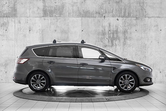 Ford S-MAX 6 of 28