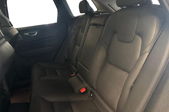 Volvo XC60 15 of 23