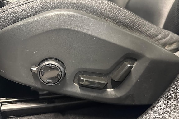 Volvo XC60 14 of 23