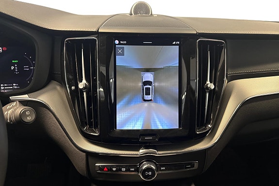 Volvo XC60 11 of 23