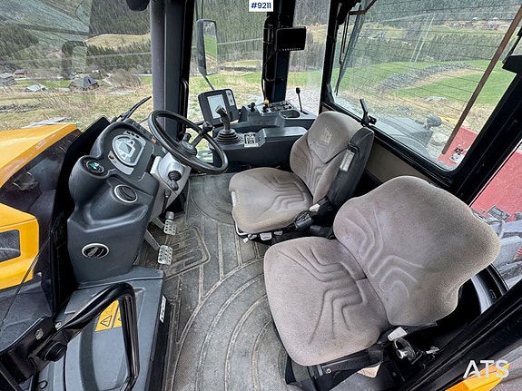 JCB Fastrac 3230 - Fronthydraulikk 13 of 30