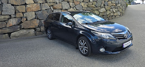 Toyota Avensis 3 of 30