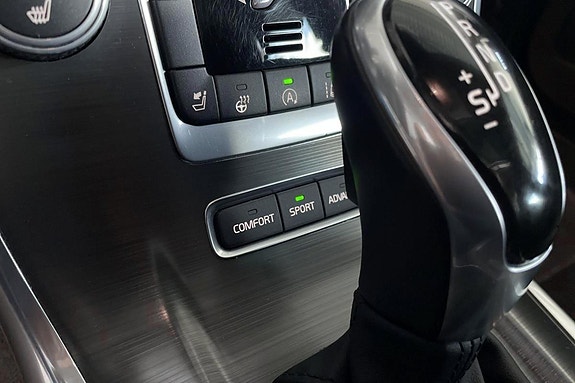 Volvo XC70 18 of 25