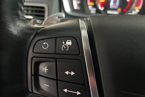 Volvo XC70 13 of 25
