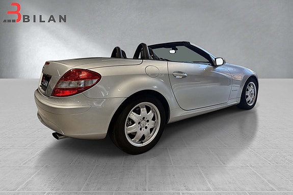 Mercedes-Benz SLK200 12 of 27