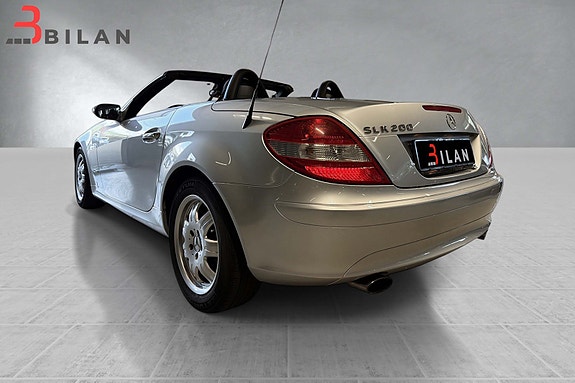Mercedes-Benz SLK200 8 of 27