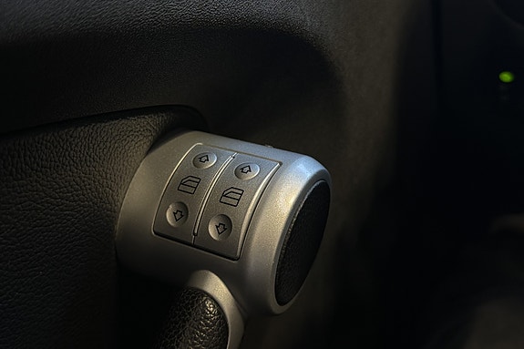 Mercedes-Benz SLK200 26 of 27