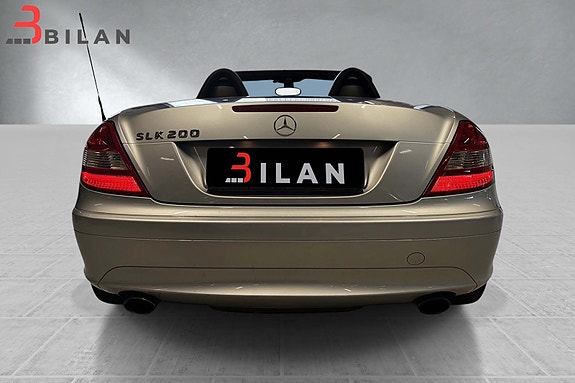 Mercedes-Benz SLK200 9 of 27
