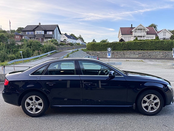 Audi A4 5 of 30
