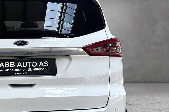 Ford S-MAX 10 of 30