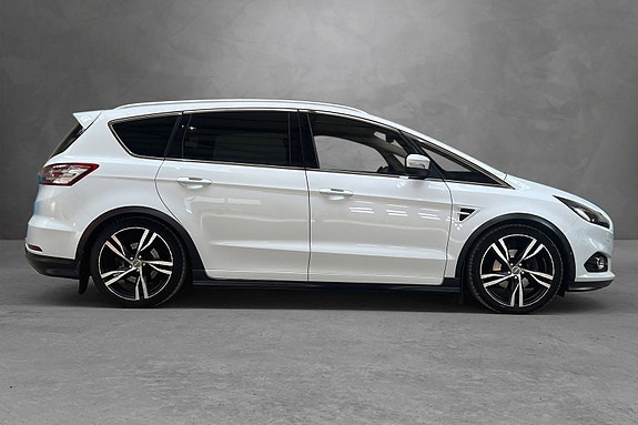 Ford S-MAX 7 of 30