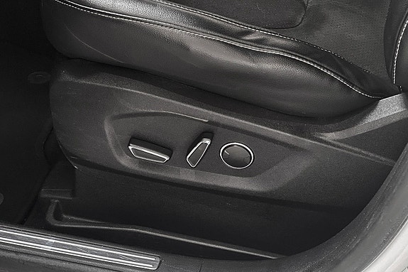 Ford S-MAX 16 of 30