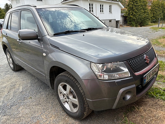 Suzuki Grand Vitara 4 of 6
