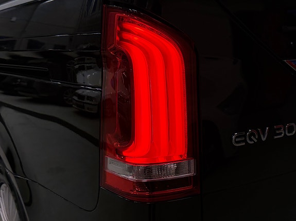 Mercedes-Benz EQV300 8 of 30