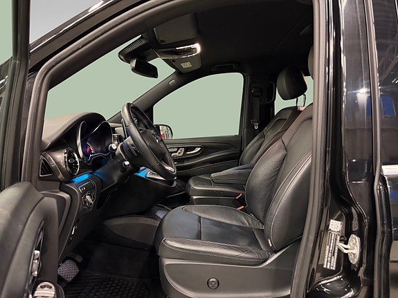 Mercedes-Benz EQV300 9 of 30