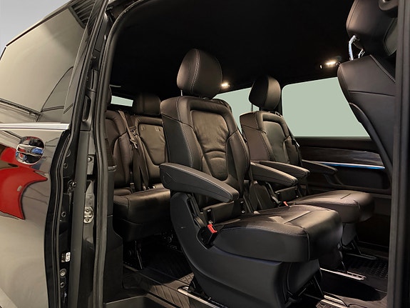 Mercedes-Benz EQV300 16 of 30