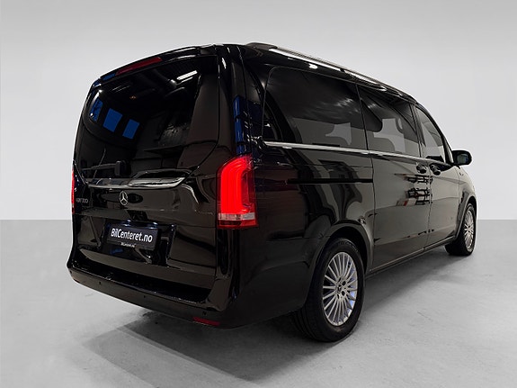Mercedes-Benz EQV300 4 of 30
