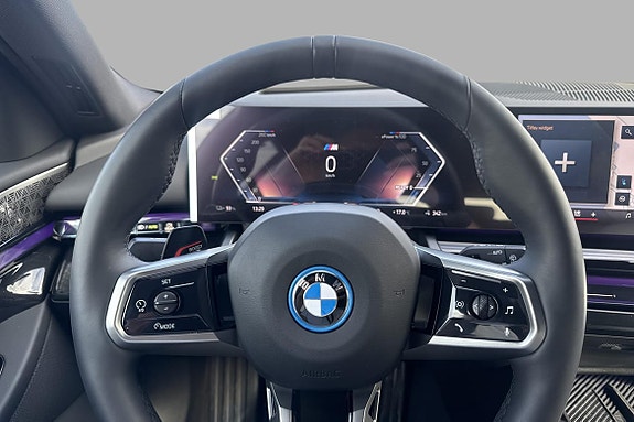 BMW i5 12 of 22