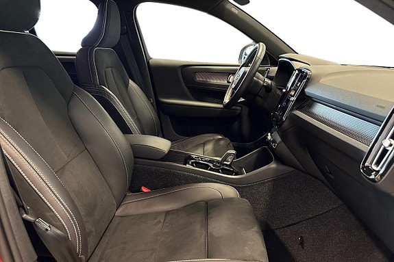 Volvo XC40 23 of 23