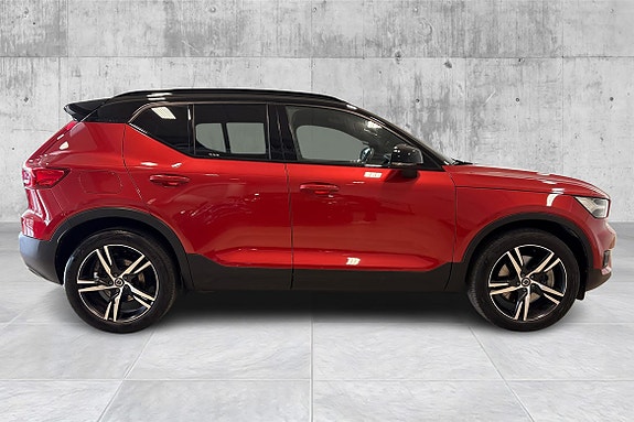 Volvo XC40 6 of 23