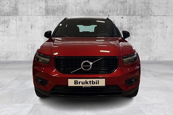 Volvo XC40 8 of 23