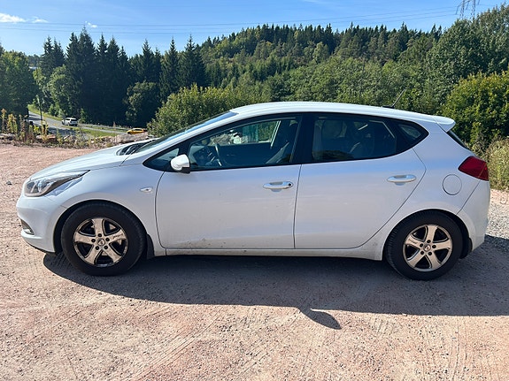 Kia Ceed 3 of 6