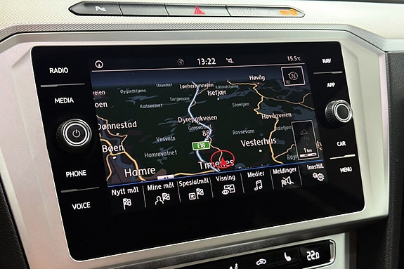Volkswagen Passat 15 of 25