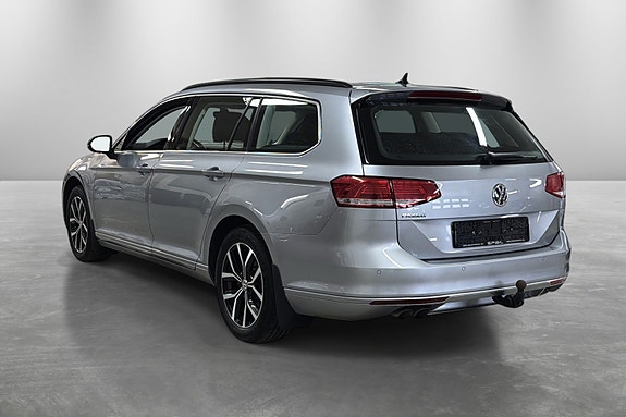 Volkswagen Passat 3 of 25