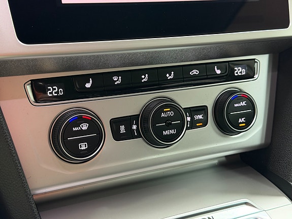 Volkswagen Passat 22 of 25