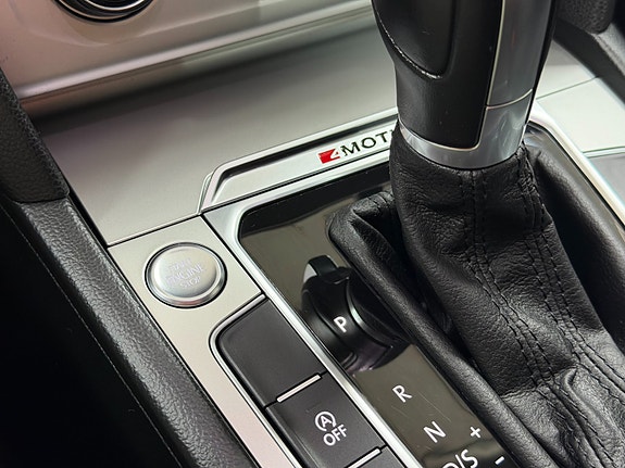 Volkswagen Passat 24 of 25