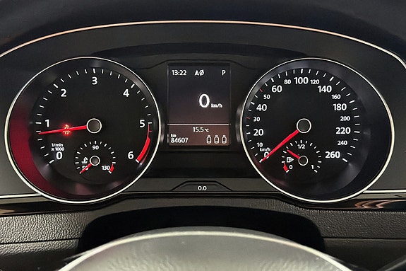 Volkswagen Passat 13 of 25