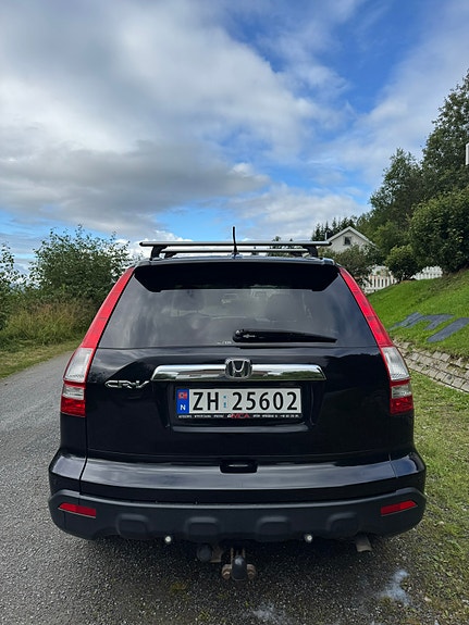 Honda CR-V 25 of 27