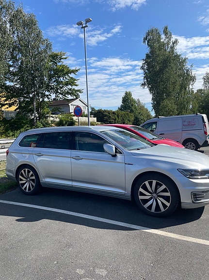 Volkswagen Passat 10 of 13