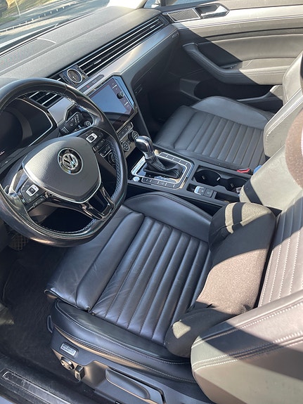 Volkswagen Passat 11 of 13
