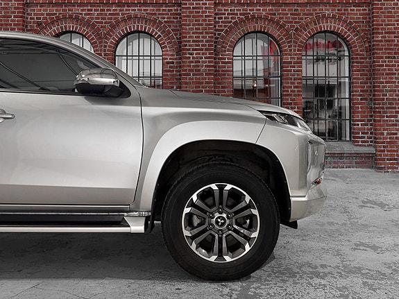 Mitsubishi L200 4 of 30