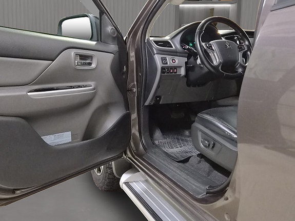 Mitsubishi L200 20 of 26
