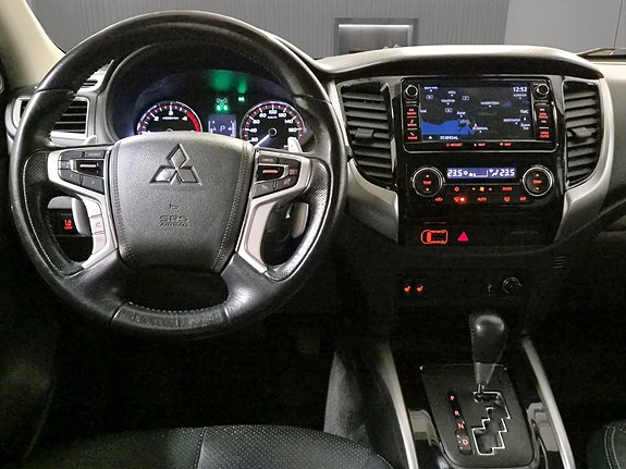 Mitsubishi L200 15 of 26