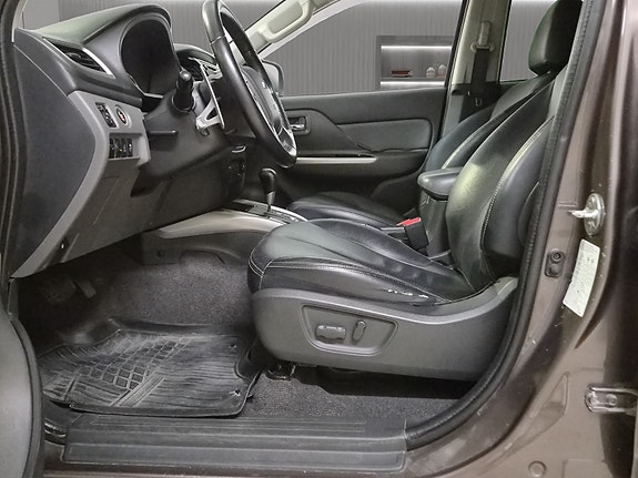 Mitsubishi L200 11 of 26